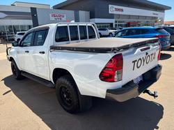 2021 Toyota Hilux HILUX 4x4 2.8L DSL D/C/C 6AT SR 2U76980 001 Glacier White