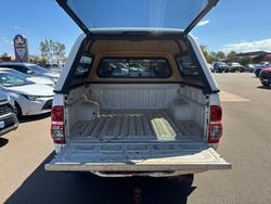 2011 Toyota Hilux HILUX 4x4 3.0L T/D D/C M/T SR5 1R61250 001 Glacier White