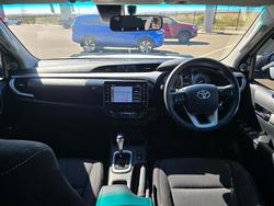 2021 Toyota Hilux 4x4 2.8L DSL D/C/C 6AT SR5 Glacier White