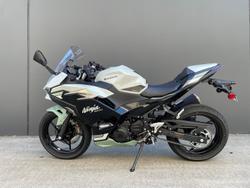 2026 Kawasaki Ninja 500 SE Ninja Beige