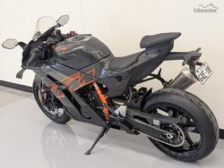 2026 KTM 990 RC R RC Black