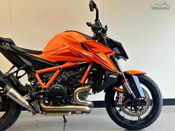 2026 KTM 1390 Super Duke R Super Duke Orange