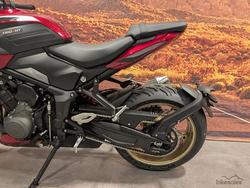 2026 Triumph Trident 800 Trident Red