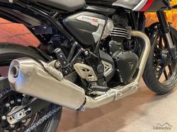 2026 Triumph Thruxton 400 Thruxton Black