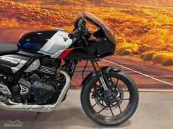 2026 Triumph Thruxton 400 Thruxton Black