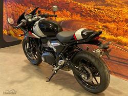 2026 Triumph Thruxton 400 Thruxton Black