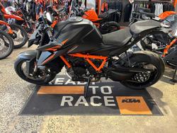 2026 KTM 1390 Super Duke R Super Duke Black