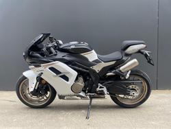 2025 CFMOTO 500 SR Voom SR White