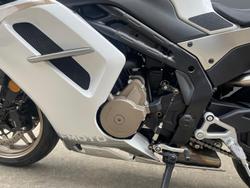 2025 CFMOTO 500 SR Voom SR White