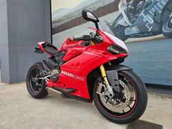 2015 Ducati 1299 Panigale S Superbike Red