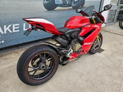 2015 Ducati 1299 Panigale S Superbike Red