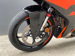 2022 KTM RC 390 RC Orange