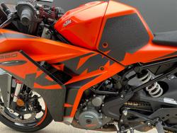 2022 KTM RC 390 RC Orange
