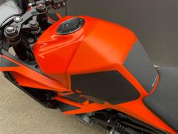 2022 KTM RC 390 RC Orange