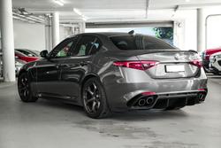 2022 Alfa Romeo
Giulia Quadrifoglio
