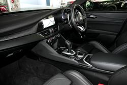 2022 Alfa Romeo
Giulia Quadrifoglio