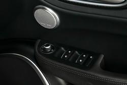 2022 Alfa Romeo
Giulia Quadrifoglio