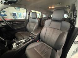 2023 Isuzu MU-X LS-T