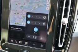 2025 Volvo XC40 Ultra B4 Bright