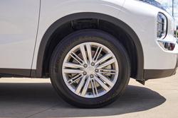 2024 Mitsubishi Outlander ES