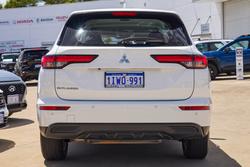2024 Mitsubishi Outlander ES