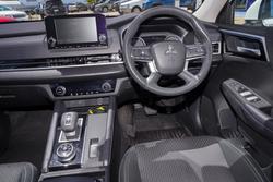 2024 Mitsubishi Outlander ES