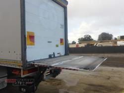2008 Peki 24 Pallet Refrigerated Pantech with Tailgate Loader