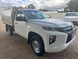 2020 Mitsubishi
Triton GLX