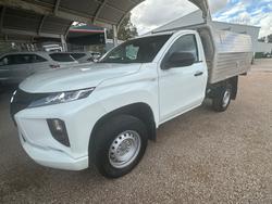 2020 Mitsubishi
Triton GLX