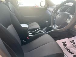 2020 Mitsubishi
Triton GLX