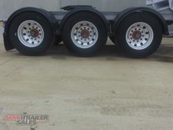 2012 Maxitrans 12 Pallet Rollback A Trailer