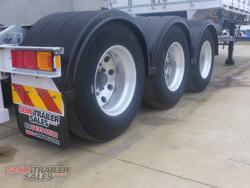 2012 Maxitrans 12 Pallet Rollback A Trailer