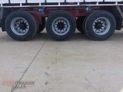 2009 Maxitrans 22 Pallet Curtainsider Road Train Lead