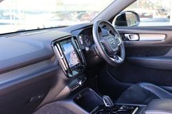 2020 Volvo XC40 T5 R-Design