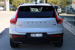 2020 Volvo XC40 T5 R-Design