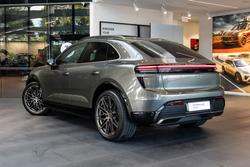 2025 Porsche Macan Turbo