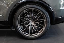2025 Porsche Macan Turbo