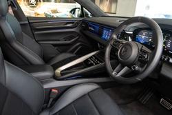 2025 Porsche Macan Turbo