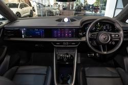 2025 Porsche Macan Turbo
