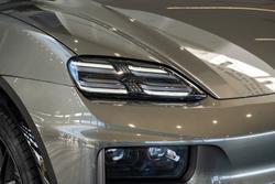 2025 Porsche Macan Turbo