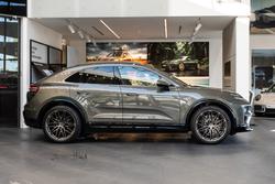 2025 Porsche Macan Turbo
