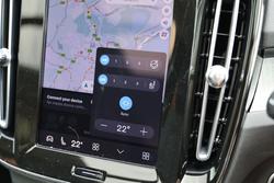 2025 Volvo XC40 Plus B4