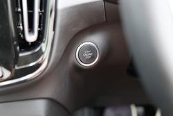 2025 Volvo XC40 Plus B4