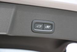 2025 Volvo XC40 Plus B4