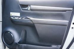 2021 Toyota HILUX Rogue