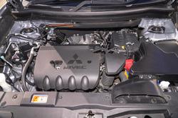 2016 Mitsubishi
Outlander LS