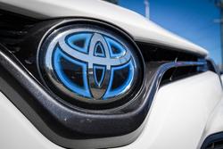 2020 Toyota CAMRY HYBRID Ascent