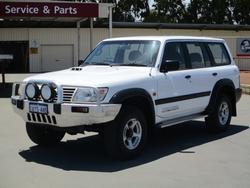 2000 Nissan Patrol ST GU II White
