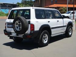 2000 Nissan Patrol ST GU II White