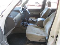 2000 Nissan Patrol ST GU II White